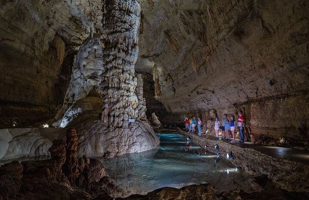 Natural Bridge Caverns Discovery Cavern Tour