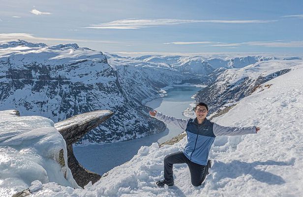 Trolltunga Winter Hike