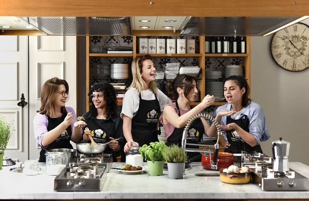 Pizza and Gelato Making Class in the Heart of Rome