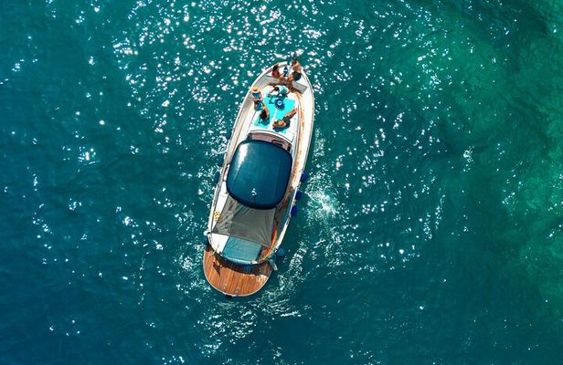 Small-Group Boat Tour to Positano, Amalfi & Ravello from Sorrento