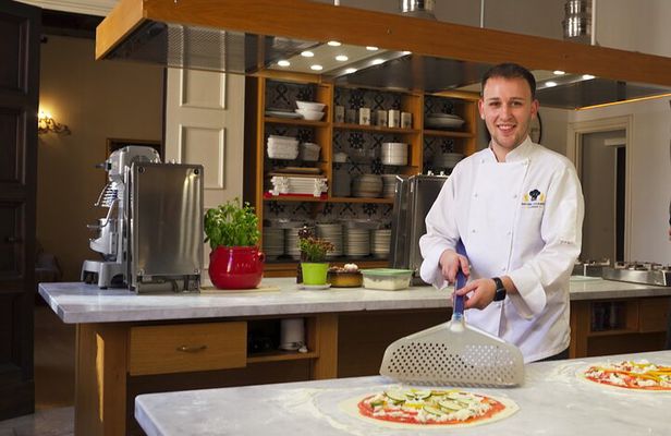 Pizza and Gelato Making Class in the Heart of Rome