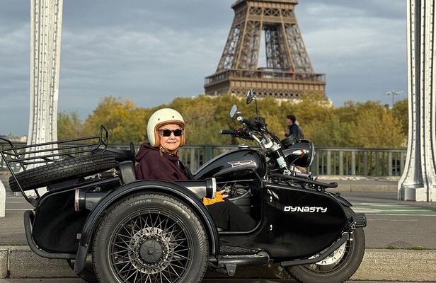 Side-car Paris Visit with a River Cruise