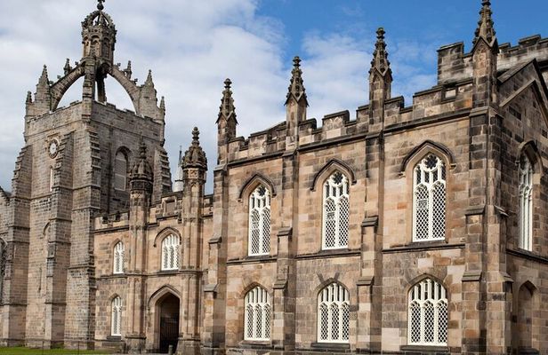 Aberdeen Private Walking Tour with a Local