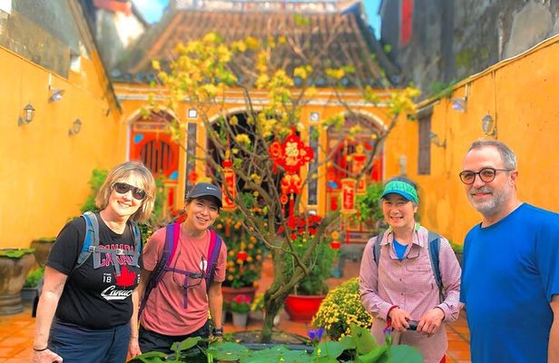 Hoi An Ancient Town Walk and Taste Local Flavors