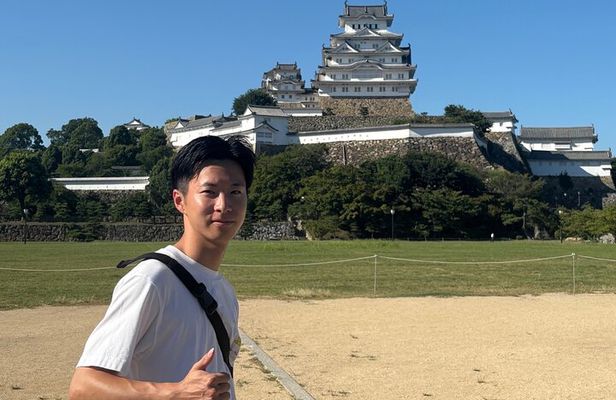 Experience Himeji Castle with a Local University Student Guide