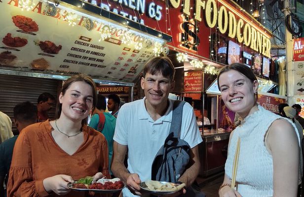 Hyderabad : Evening Street Food Tasting with Guided Old City Tour