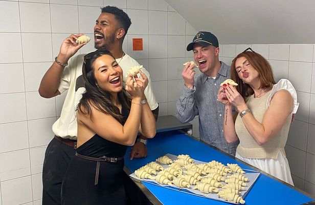 Paris Bakery Experience near Le Marais Republique