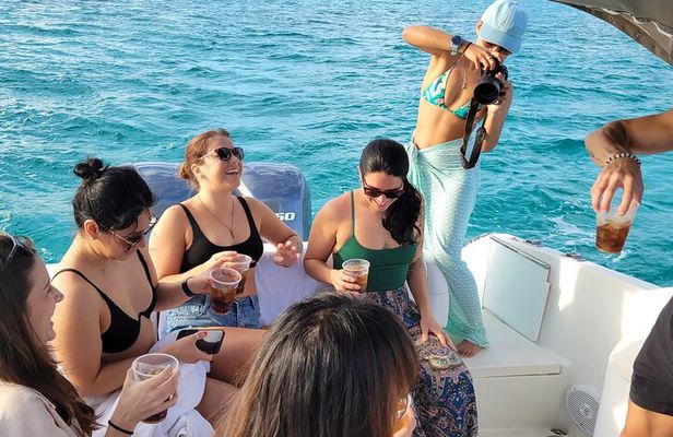 Exotic half day private charters to Rose Island, Pigs and Turtles