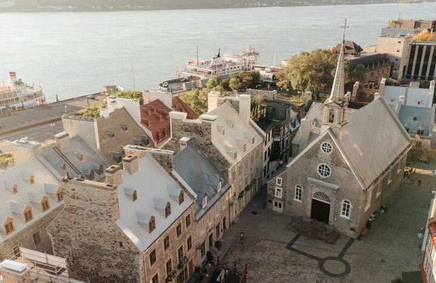 Morning Old Québec Walking Tour with coffee for Early Birds
