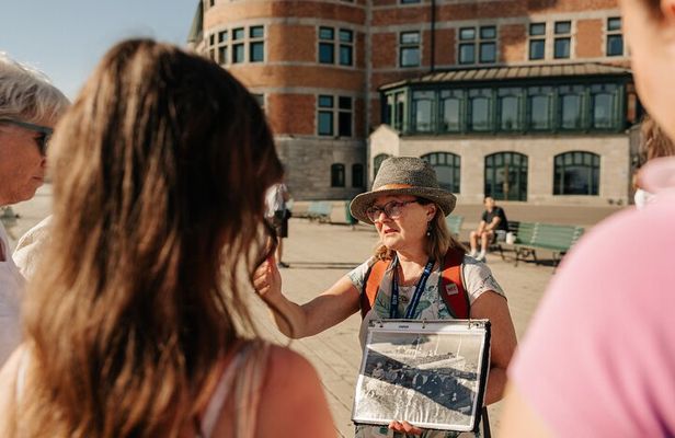 Private Walking Tour of Old Quebec with Funicular 