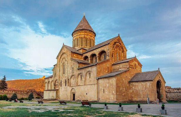 Mtskheta and Jvari Gori Uplistsikhe with Georgian Travel Guide