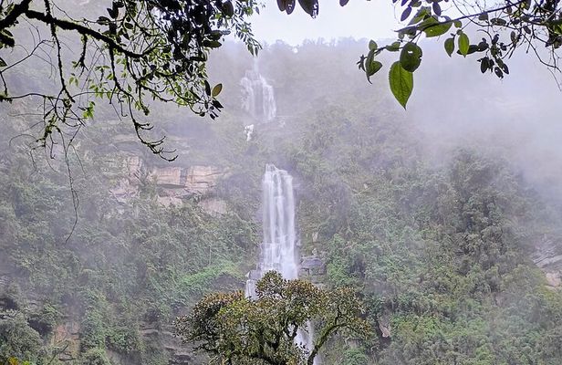 La Chorrera & Chiflon Waterfall Hike -4 hours