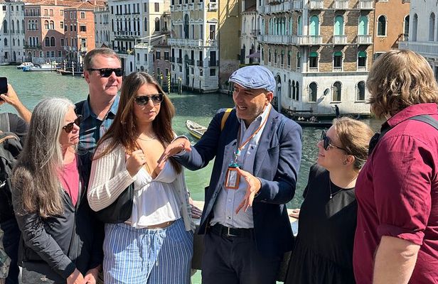 Venice Small Group Walking Tour of Most-Famous Sites &Attractions