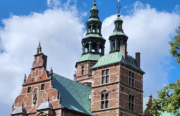 Private Sights & Gems Tour: Old Town, Nyhavn, with a Local Host 