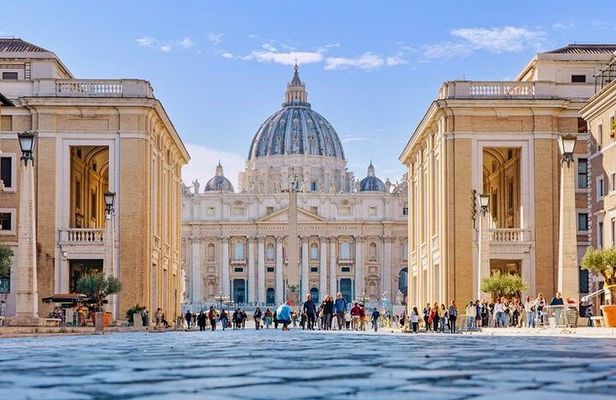 Private St. Peter's Basilica Tour - Grottoes & Dome Climb