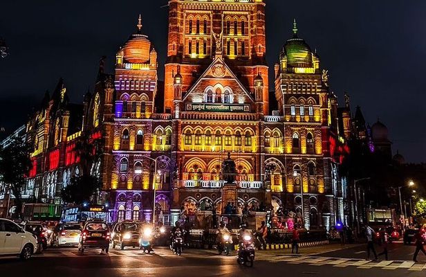 Mumbai by Night: Sightseeing + Temples + Street Food Experience