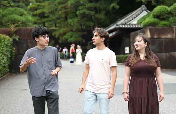 Tokyo: Private Ueno Highlights & Local Gem Walking Tour