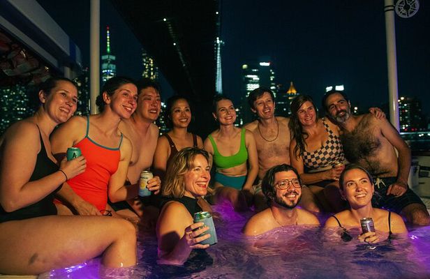 Luxury Hot Tub Boat Around NYC and Statue Private Tub up to 10