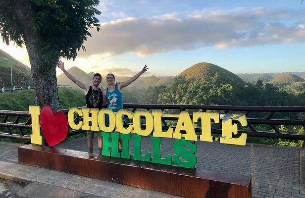 Chocolate Hills Tour Tarsier Loboc River in Bohol