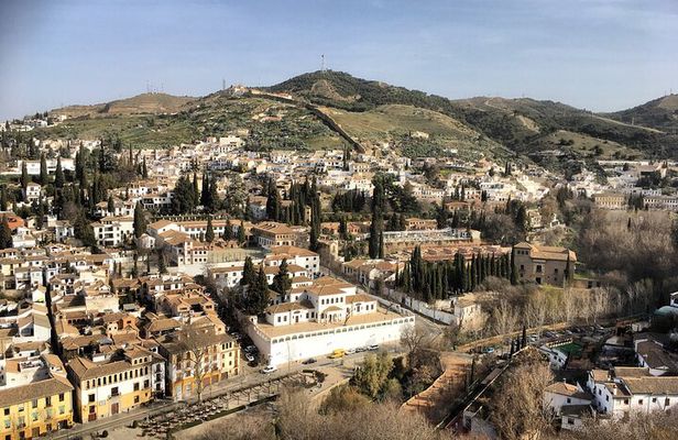 Guided Tour of Alhambra Generalife Gardens Skip-the-Line Access