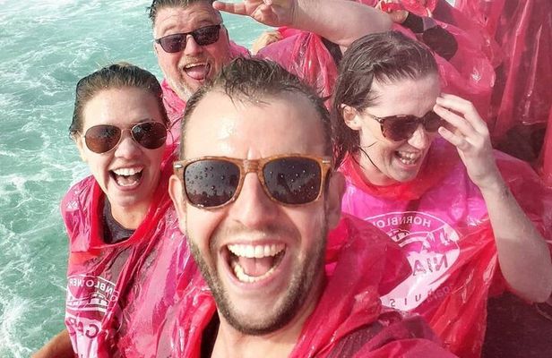 Niagara Falls Day Tour, Boat Cruise and Journey Behind the Falls