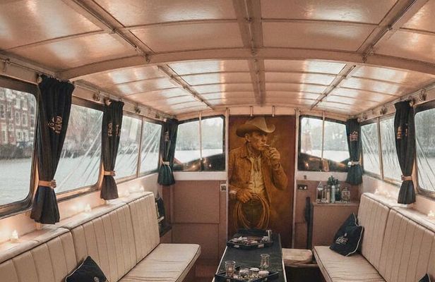 Amsterdam Smoke Friendly Cruise with drinks option & local guide