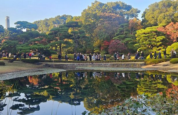 Tokyo Imperial Palace: Unveiling Emperors & Samurai Stories Walk