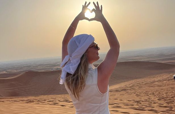 Desert Safari Red Dunes – Premium Camp with Camel Ride & Falcon