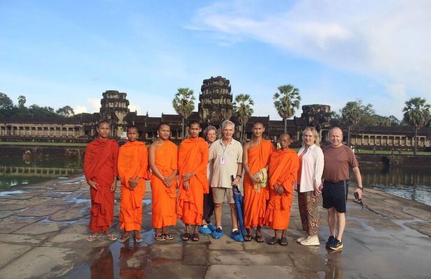 Siem Reap Guide: Personalized Angkor Wat Sunrise by TukTuk