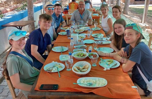 Kuşadası Small-Group Walking Tour with Turkish Food Tastings