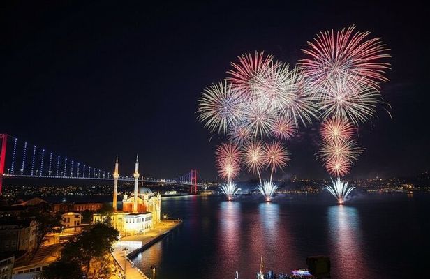 Istanbul Bosphorus New Year Dinner Cruise Party 2026