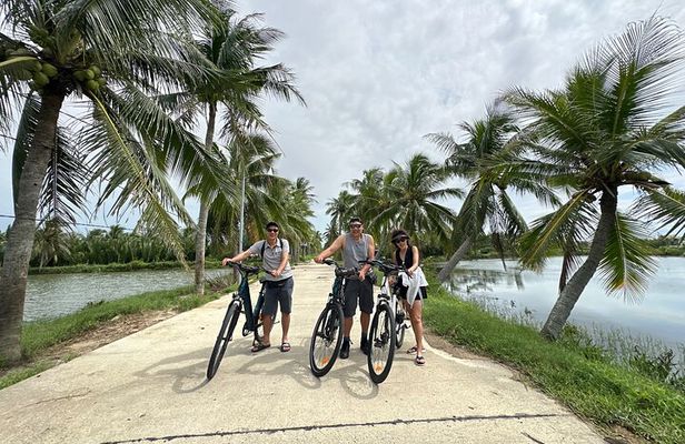 Hoi An countryside cycling Tour,Basket Boat-Buffalo-local Lunch