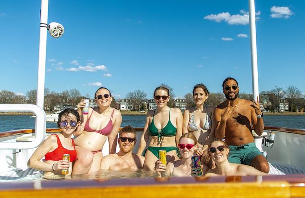 Luxury Hot Tub Boat of DC Potomac Monuments Private Tub up to 10