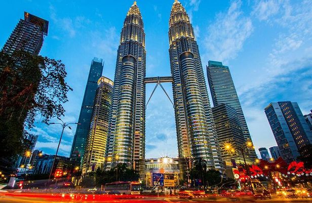 16 Hours Private Highlights Tour to Kuala Lumpur from Singapore