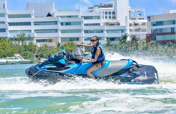 Waverunners Rentals in Cancun