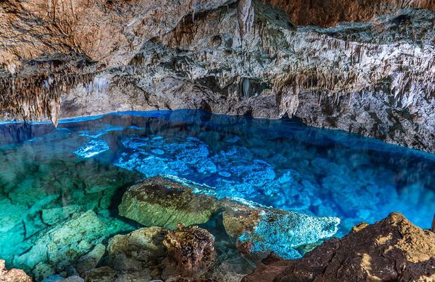 Crystal clear cave: An unforgettable snorkeling