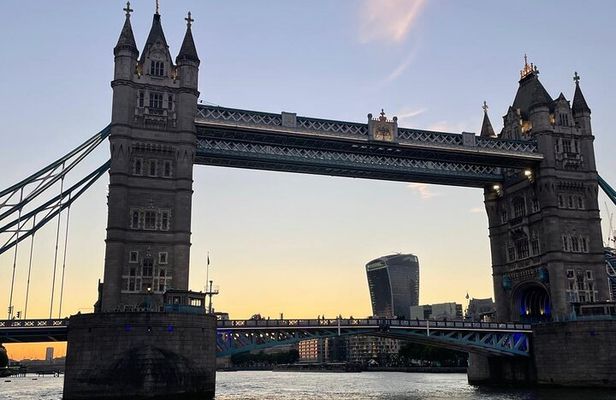  London Airport Layover Tours by Pro Private Guide in London Taxi