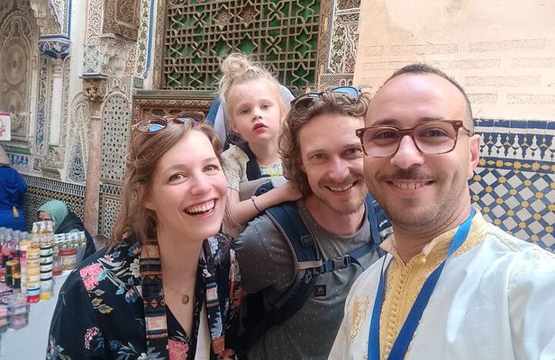 Fes Full day Medina Guided Tour and Rampart By Private Car