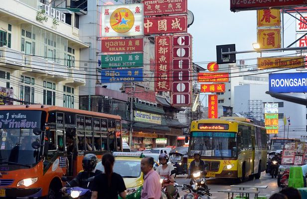 Bangkok Walk Tour: Talad Noi and Chinatown Real Local Experience