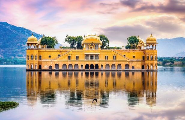 4 Day Private Golden Triangle Tour to Agra Jaipur from New Delhi