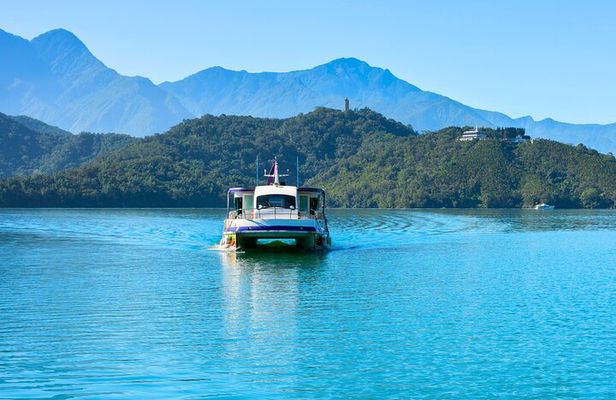 Private Sun Moon Lake Tour with Boat Cruise from Taipei