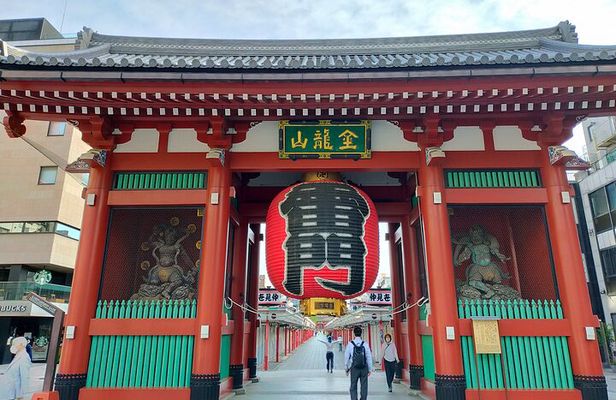 Enjoy a Small-Group Tour of Asakusa with a Local Guide