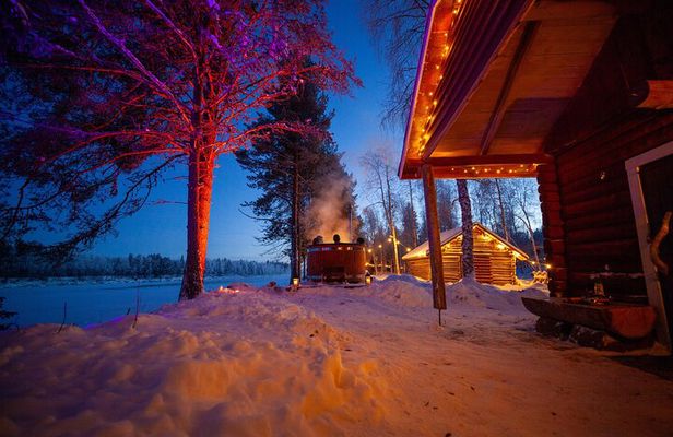 Sauna, hot tub and cold plunge - Exclusive riverside retreat