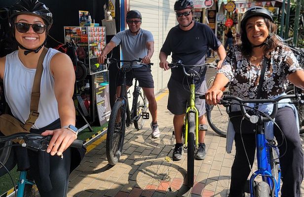 Lima Bike Tour Miraflores Pyramid & Bohemian Barranco