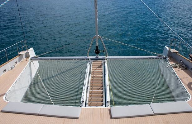 Sunset Cancun Mayëy : Premium Catamaran Dinner with Outdoor Bar