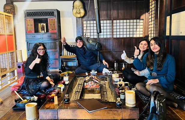 Mt. Fuji Private Tour to Hakone with Pro Guide in Luxury Vehicle