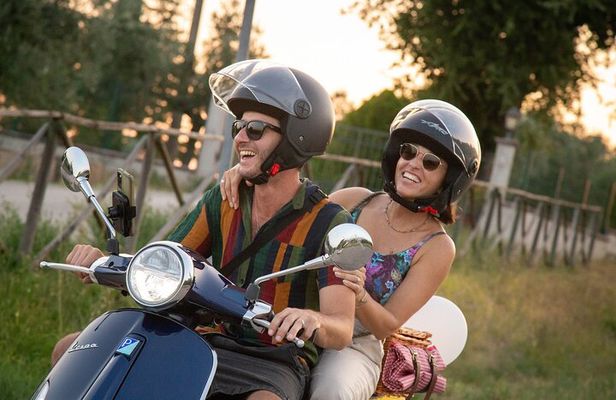 Vespa tour in Montefalco and Tasting in the Cellar or Lunch