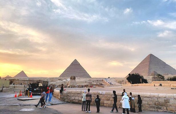 VIP Private 1 Day Tour To Giza Pyramids & GEM