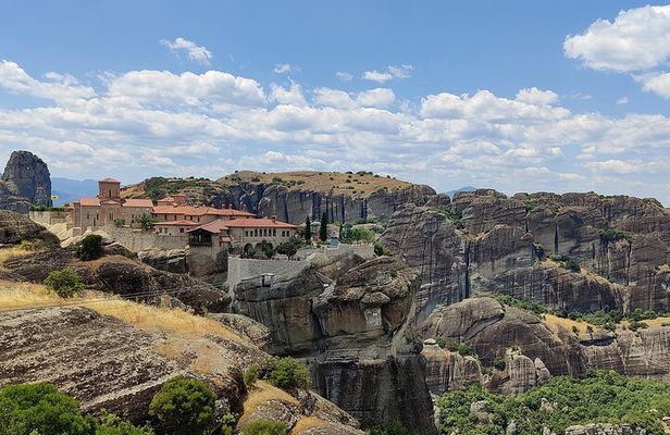 Thessaloniki to Meteora for a Full Day Private Tour