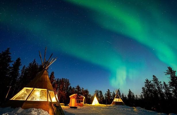 Yellowknife: Winter Aurora Complete | 4 Days / 3 Nights | SUV